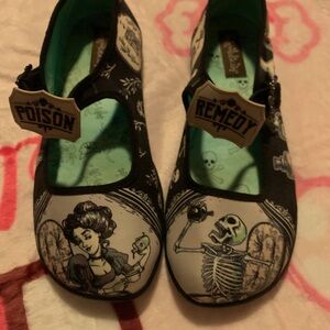 Chocilitas, Drug store